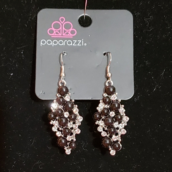 Paparazzi Earrings - Famous Fashion Black